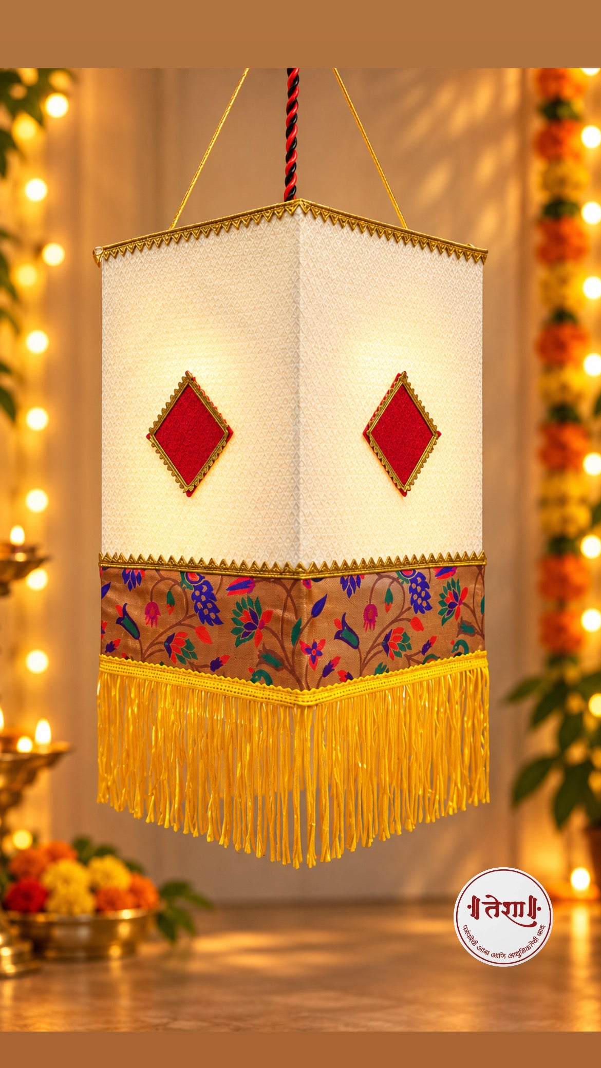 Eco friendly white Khan Paithani Foldable Akashkandil